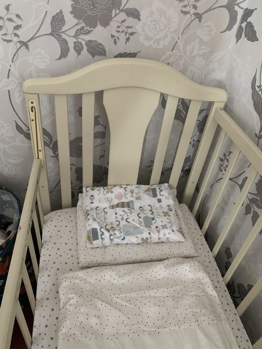 Дитяче ліжко маятник з матрасом та повним набором білизни