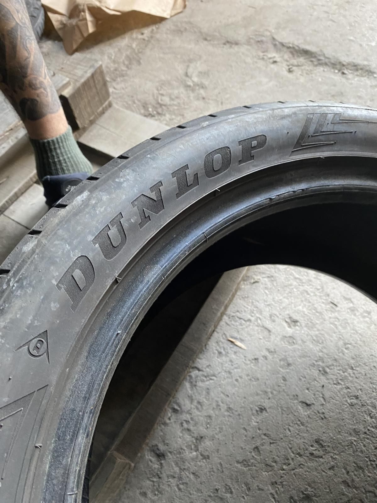 235.45.17 Dunlop 2шт лето БУ склад шины резина из Европы 45 R17 Харько