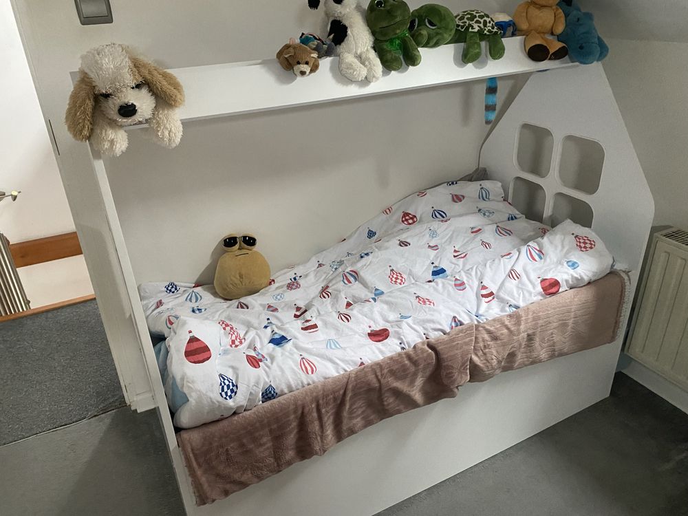 Łóżeczko Domek dla dziecka z materacem