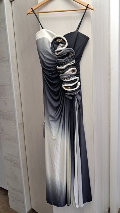 Шикарное вечернее платье  в пол