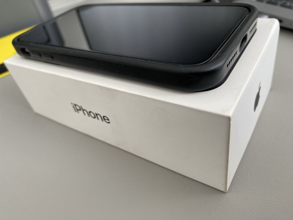 iPhone 11 64 GB Preto