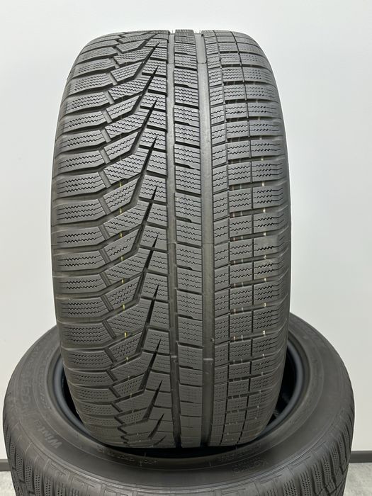 Зимові шини Hankook Winter I*Cept Evo2 SUV 285/45 R21 113V AO