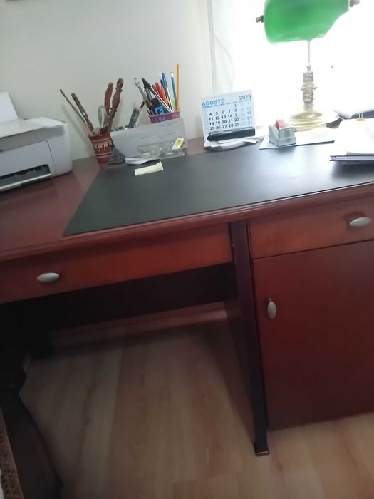 Secretaria em nogueira