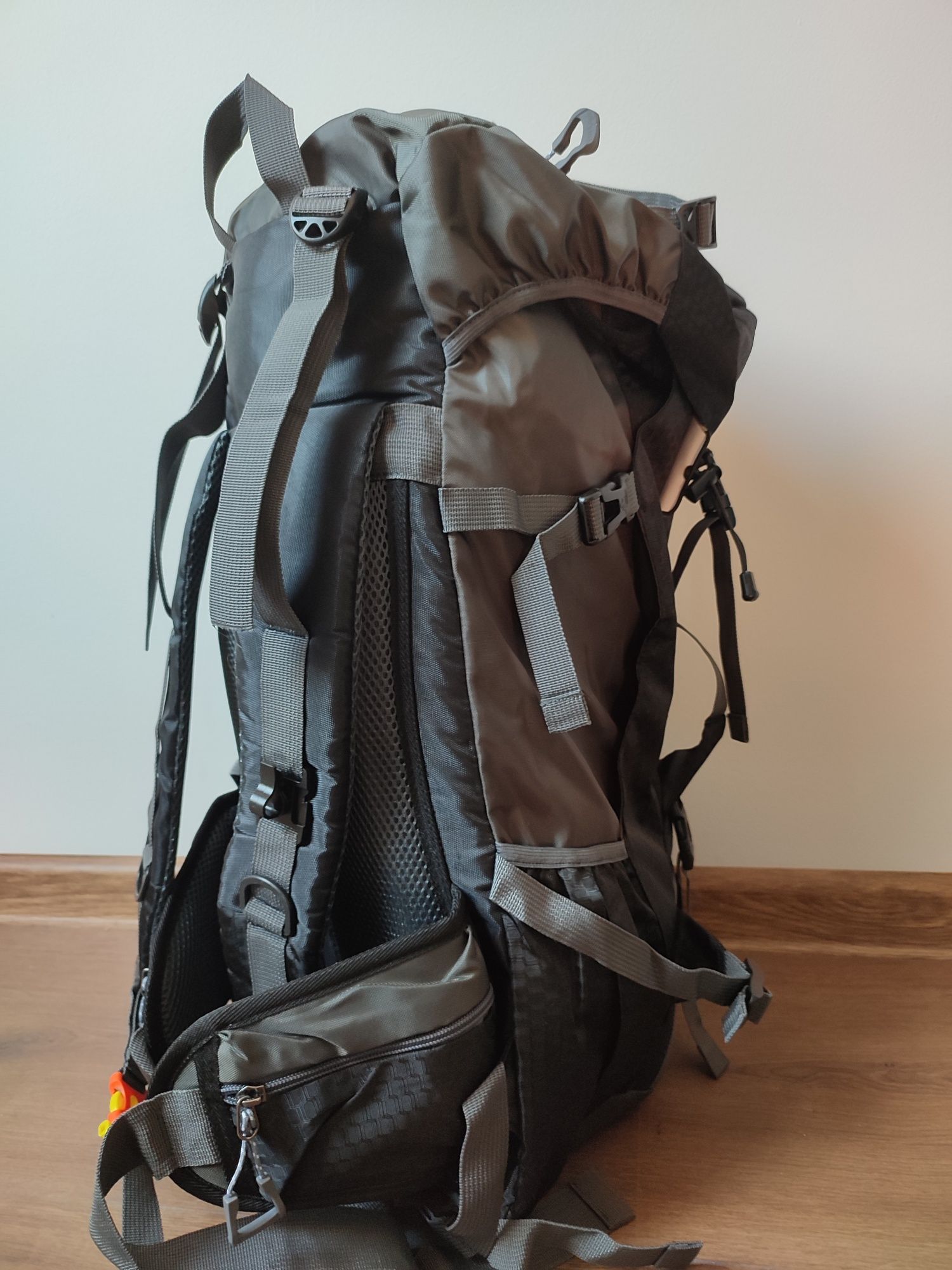 Plecak trekkingowy 60 L