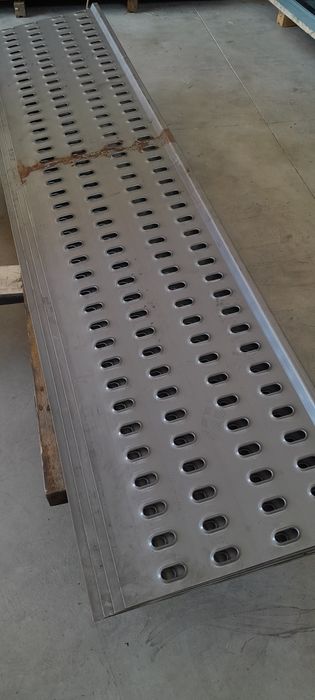 Panel z profilem bocznym typu lohr