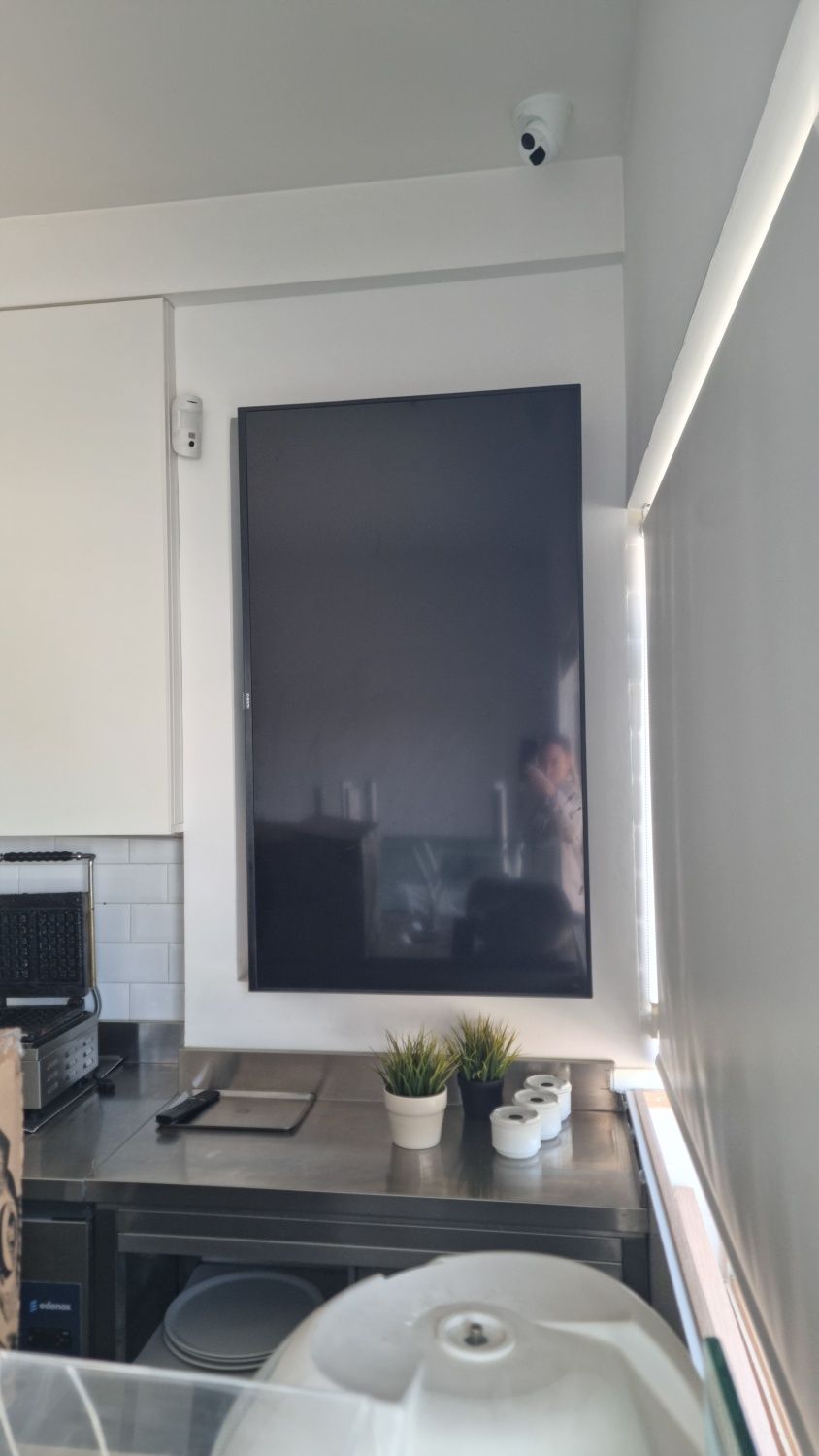 Smart TV xiaomi 140 cm com support mural