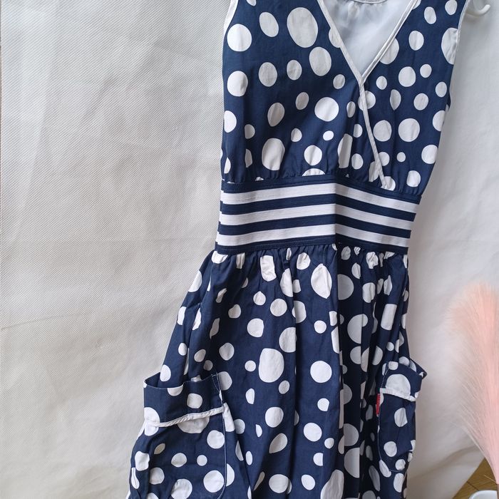 Sukienka Reporter groszki lata 80 90 koła kółka biała granatowa