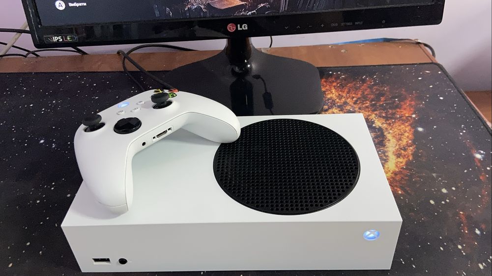 Продам Xbox Series S 512 gb