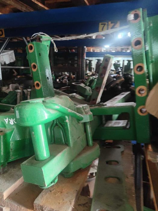 Laga zaczepowa, zaczep polowy John Deere