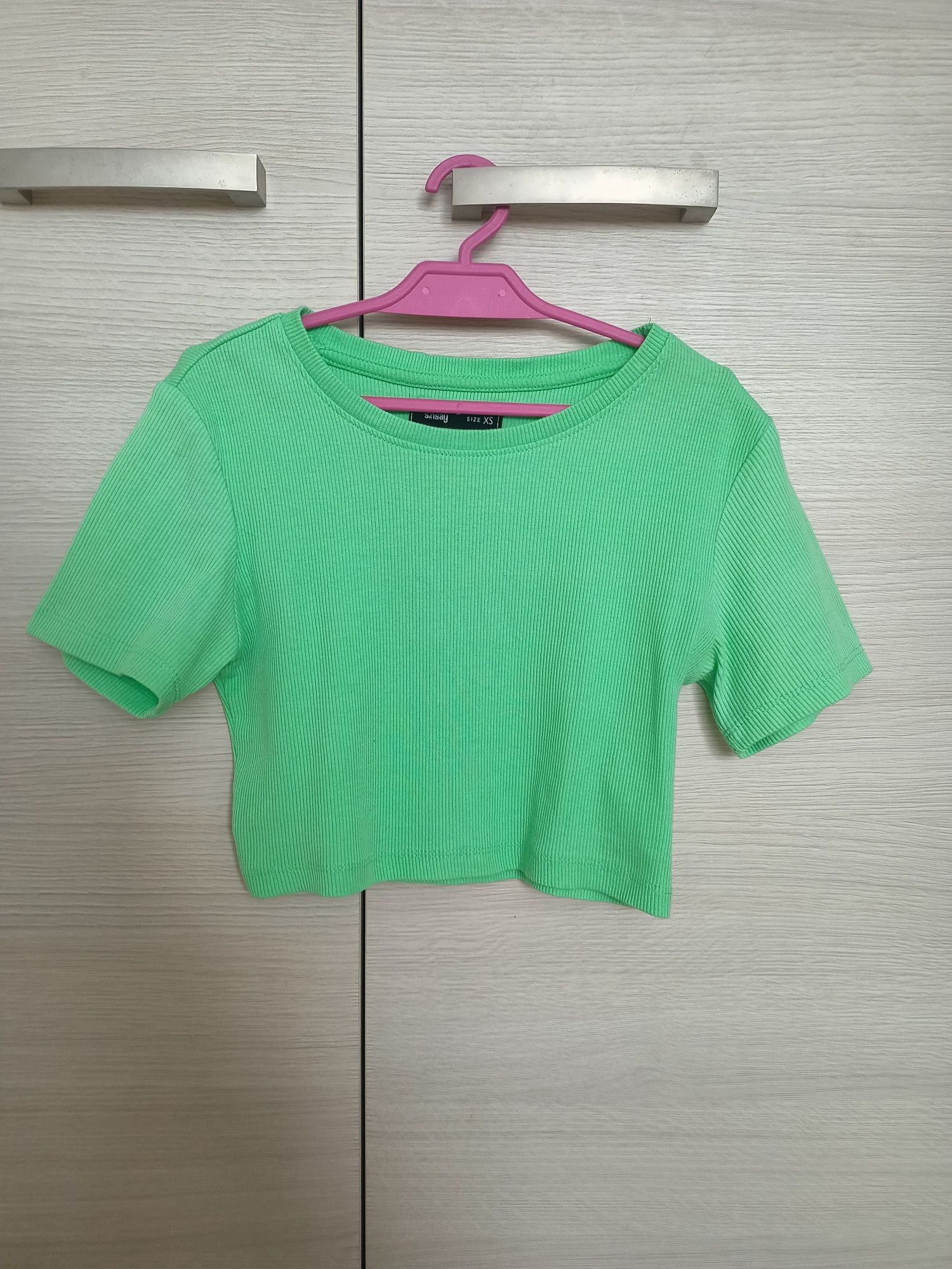 Krótki top, t-shirt zielony XS damski
