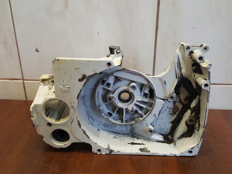 Stihl 044 046 Ms440 Karter Obudowa Silnika Połówka