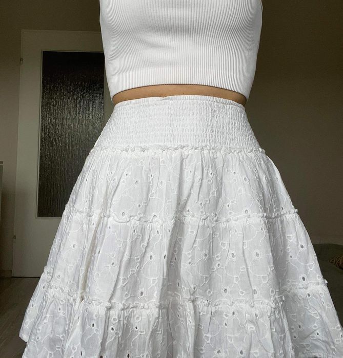 Biała haftowana spódniczka American Eagle