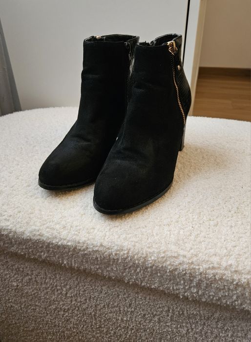 Buty na obcasie, słupku, botki na zamek 38