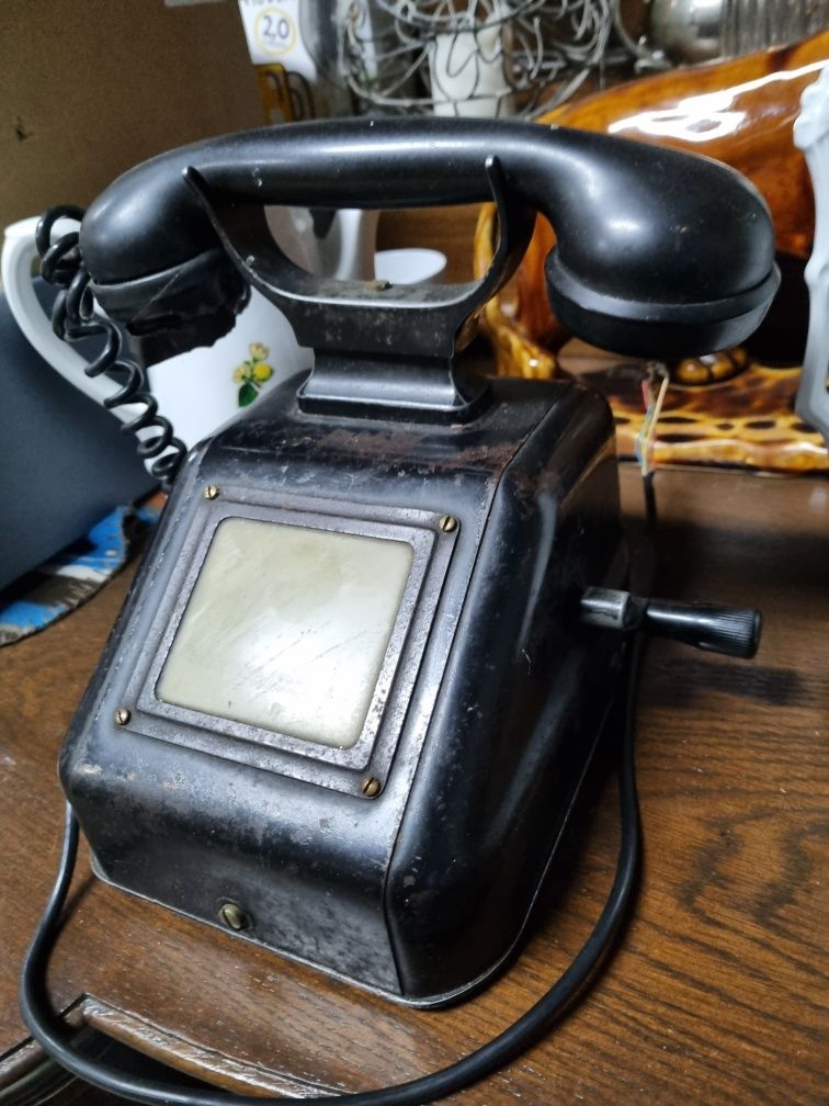 Stary telefon lata 70.