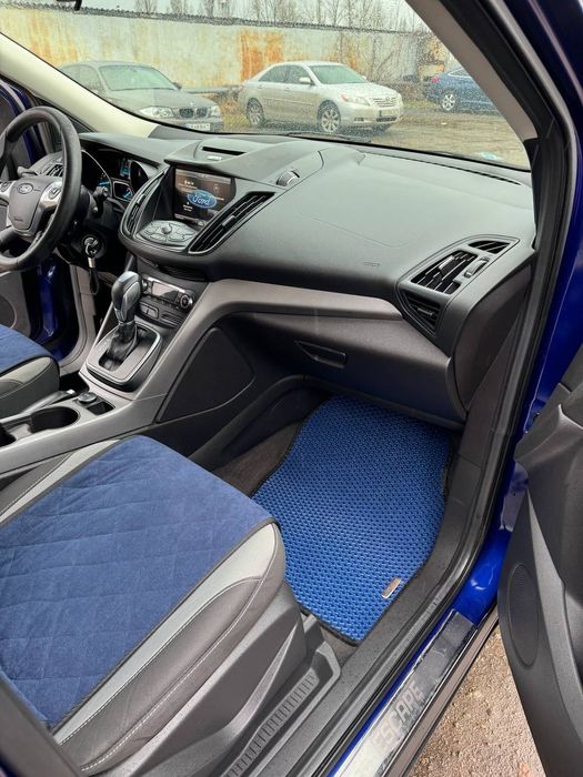 Продам Ford Escape