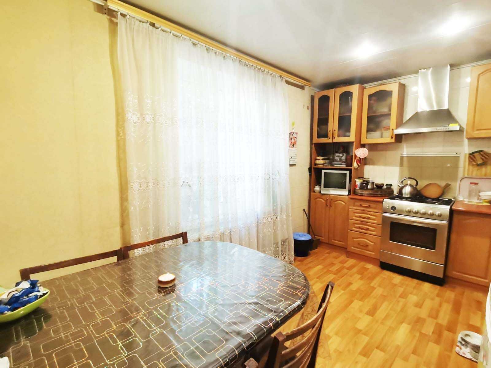 Продаж 3-кімнатної квартири в Шевченківському районі