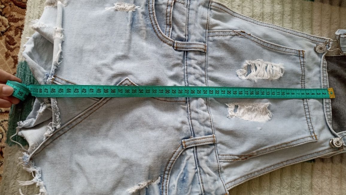 Джинсовый комбинезон (юбка-шорты ) размер 42-44