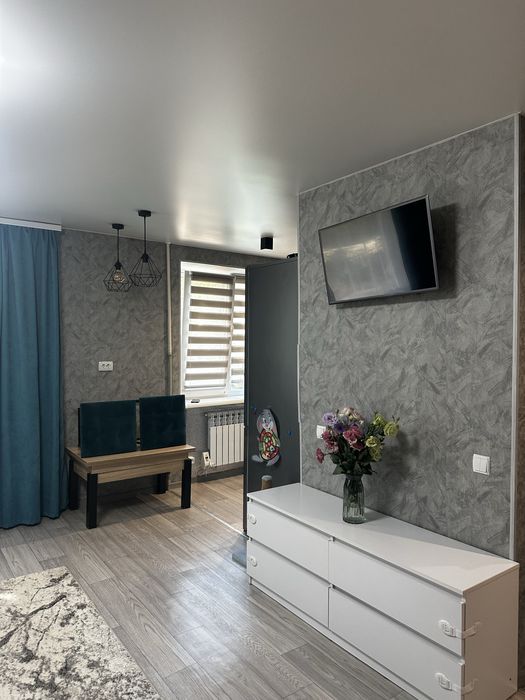 Продам 2к кв центр з меблями та технікою antonina