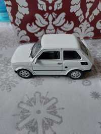 Kolekcjonerski model Malucha Fiat  125P biały