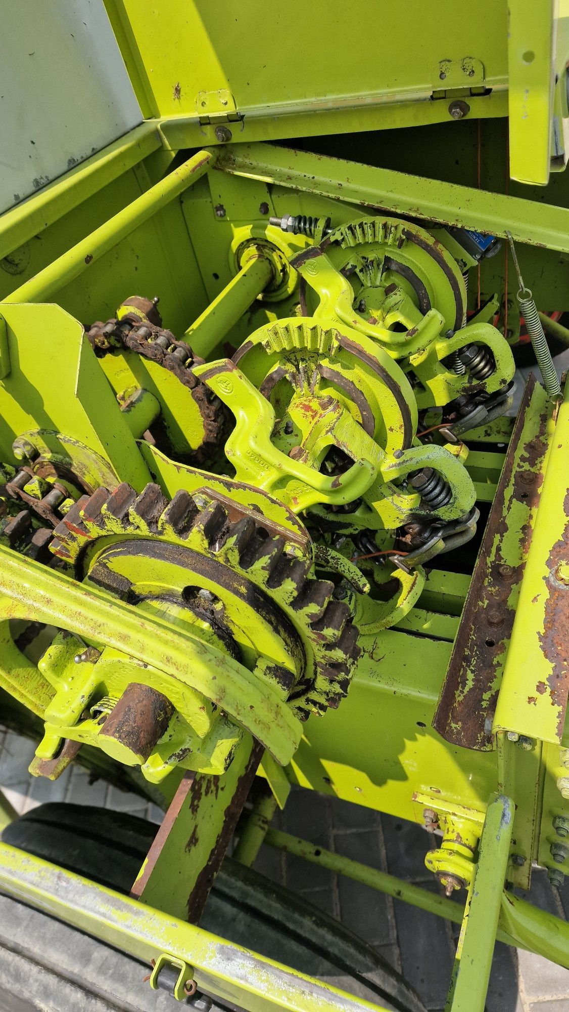 Прес-Підбирач Claas Markant 41