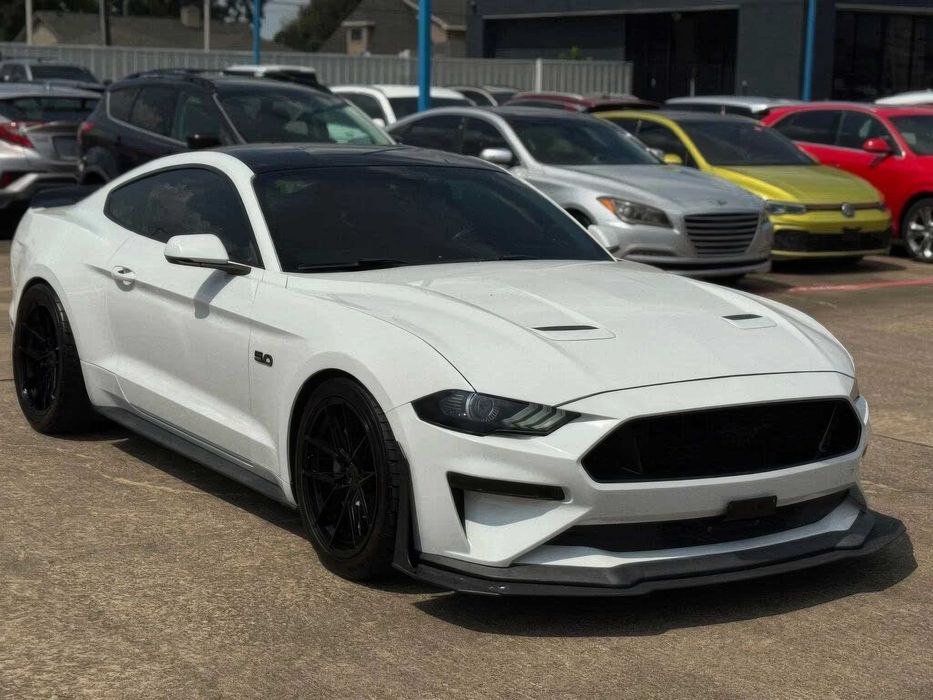Ford Mustang GT Premium Coupe      2018