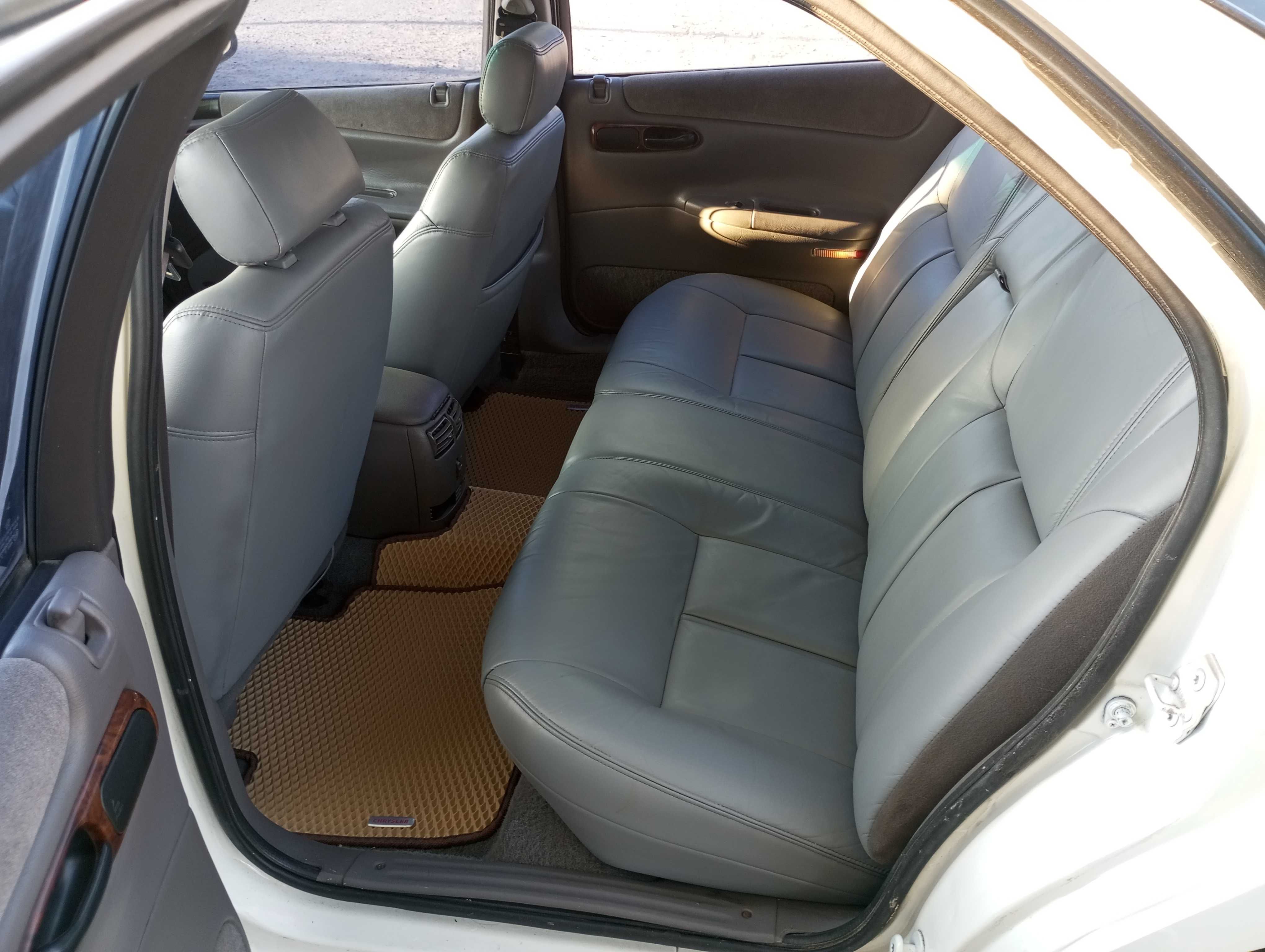 Продам Chrysler Vision 3,5 V6 24 valve 214 л.с. 1997 г.в. 2700 у.е.