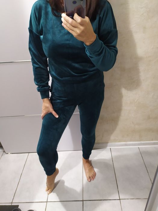 Dres welurowy polskiego producenta "La Perla"  rozm:36 ,S,M