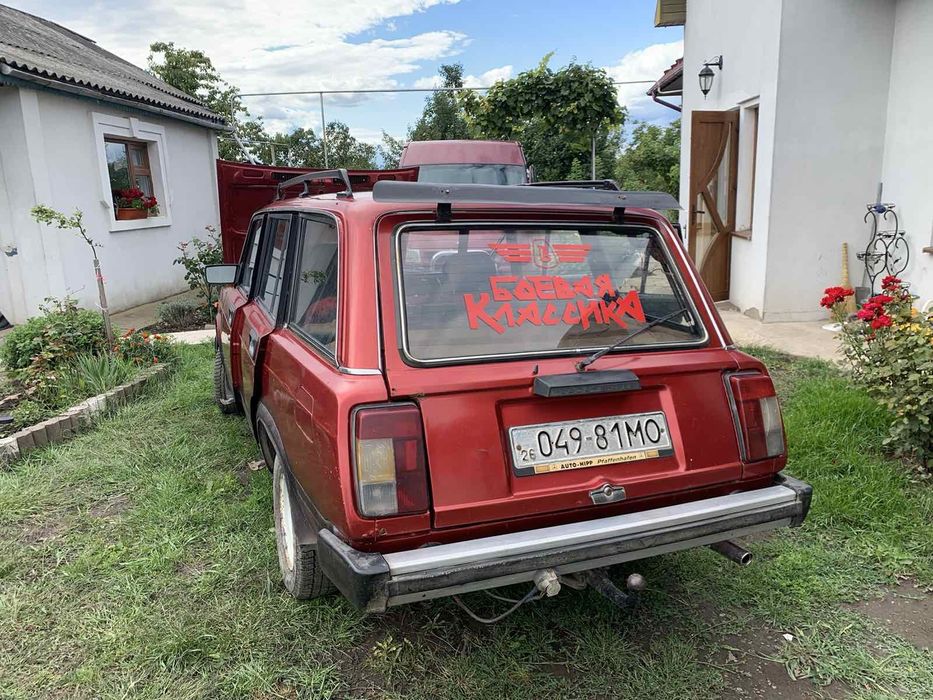 Авто-мобіль ВАЗ-2104