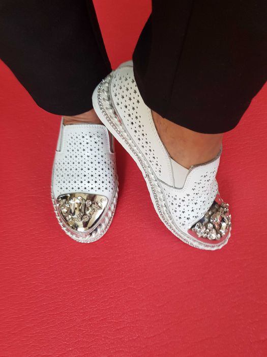 Mokasyny Włoskie białe z kamykami roz 36