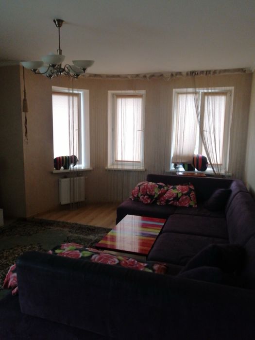 4кімнатна початок Харківськоі можна на короткий терміе