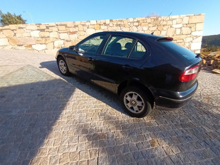 Seat Leon - PRETO