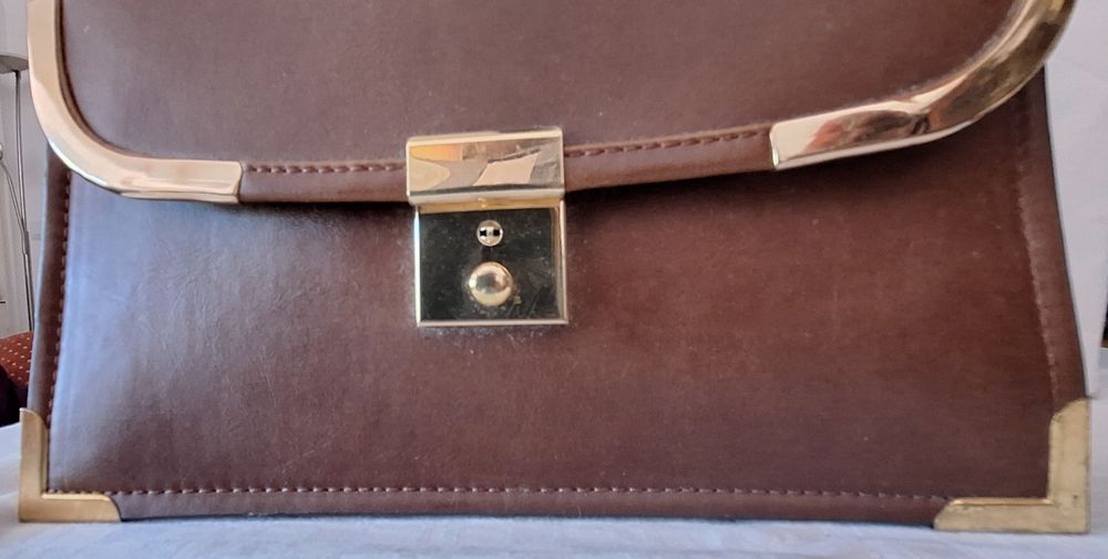 Mala de pele castanha com 3 bolsas ada gatti