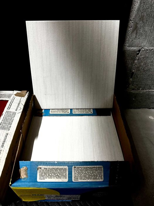 Płytki Gresowe Białe Czerwone Brązowe Beżowe 300x300 mm Gatunek 1