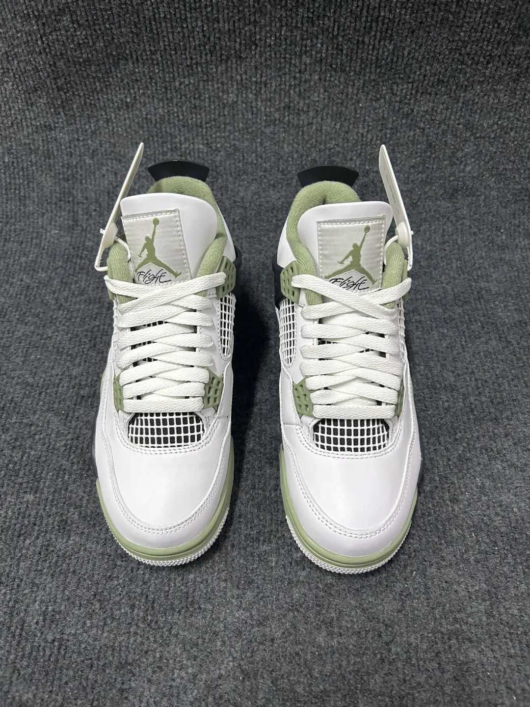 Klasyczny kolor pasujący do gumy_Jordan 4 Retro Seafoam nikeR. 40