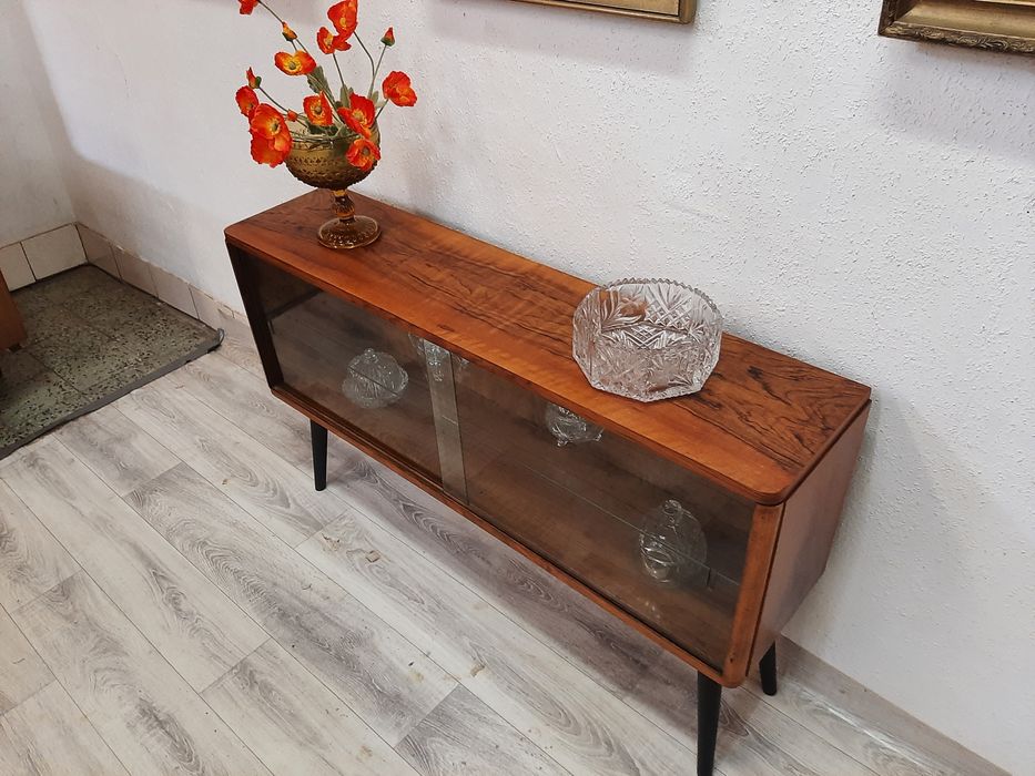 Mała komoda w stylu art deco po renowacji