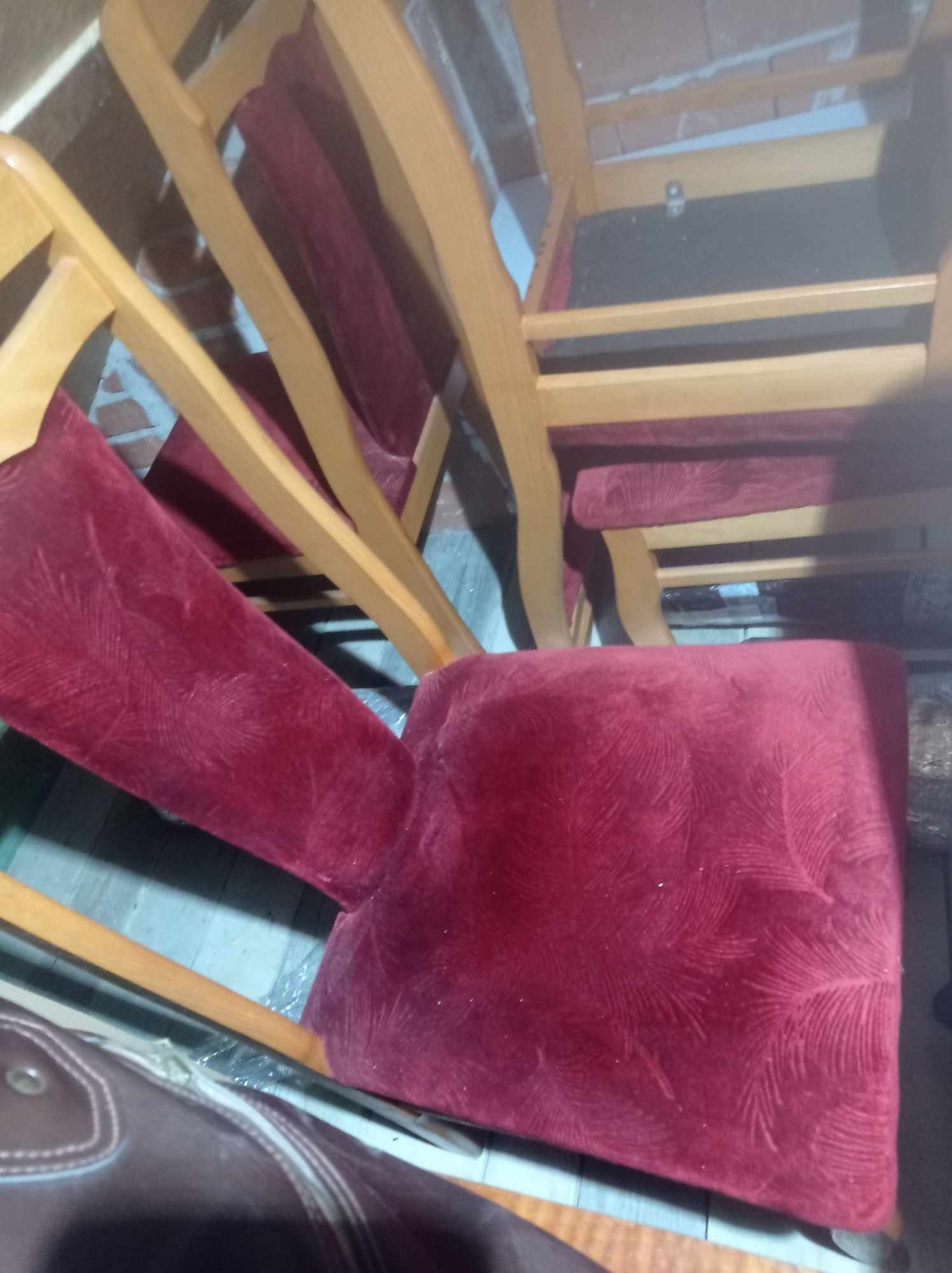 4 krzesła bordowe