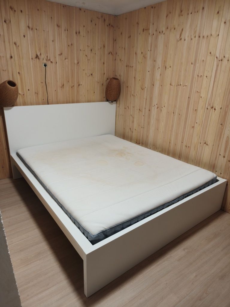 Cama queen size ikea