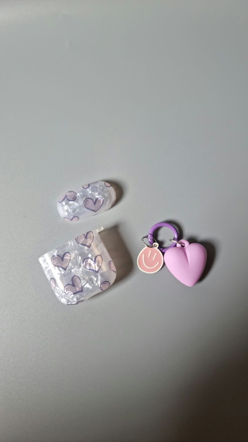 Etui Airpods 2 i 1 uroczy wzór muszli z motylem i brelokiem