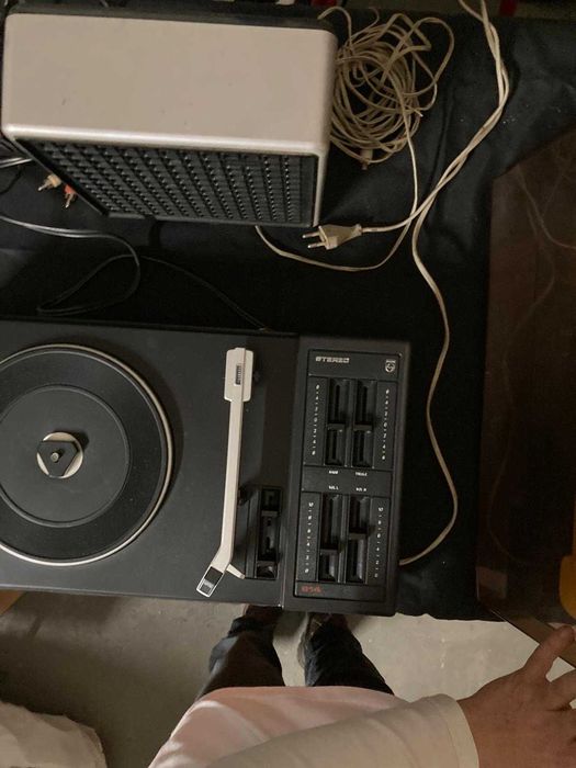 Gira discos PHILIPS vintage
