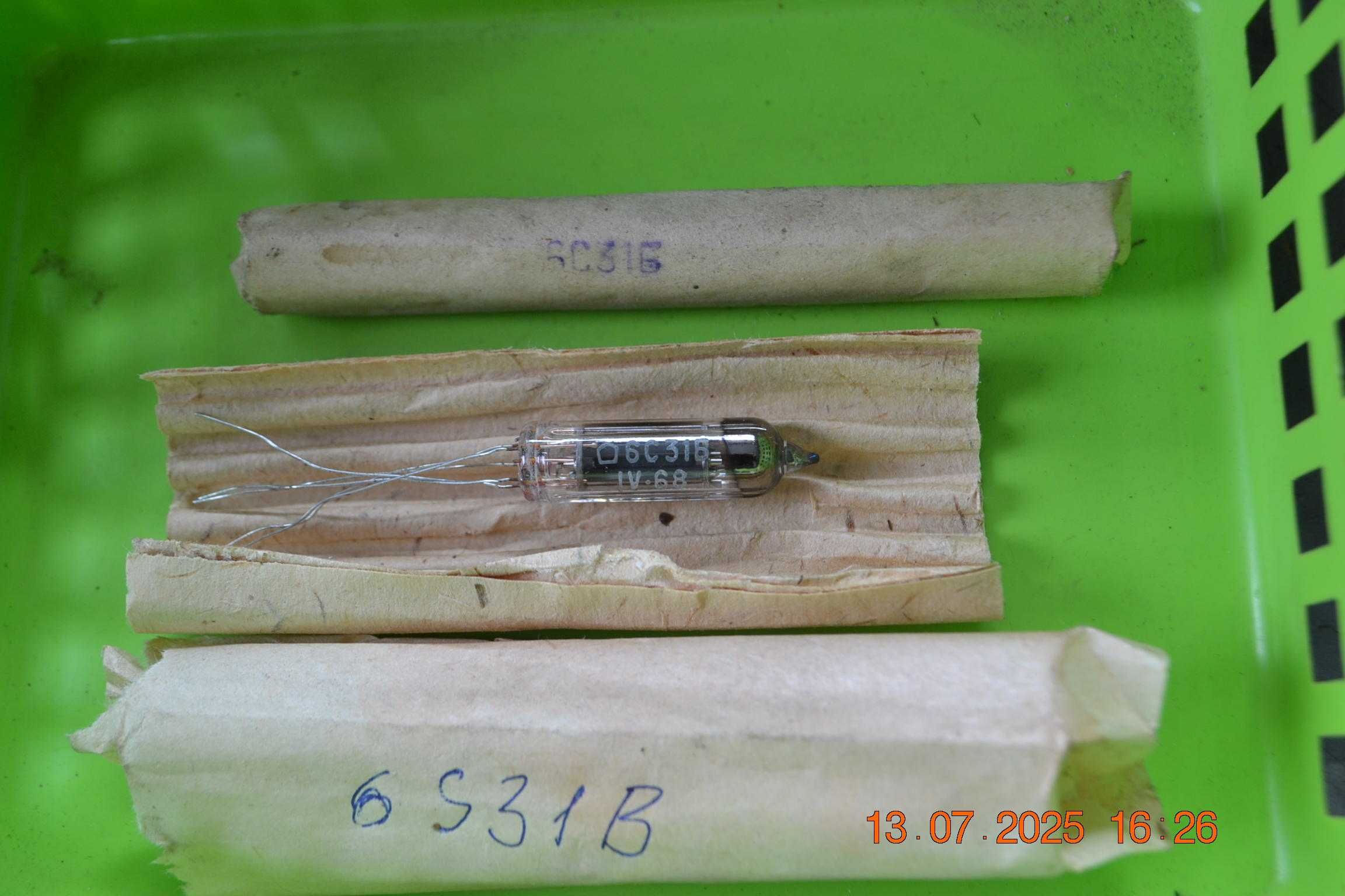 Miniaturowe lampy elektroniczne 6S31B 2 szt NOS