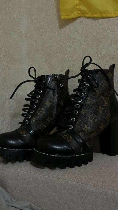 Ботильоны Louis Vuitton Star Trail Ankle Boots