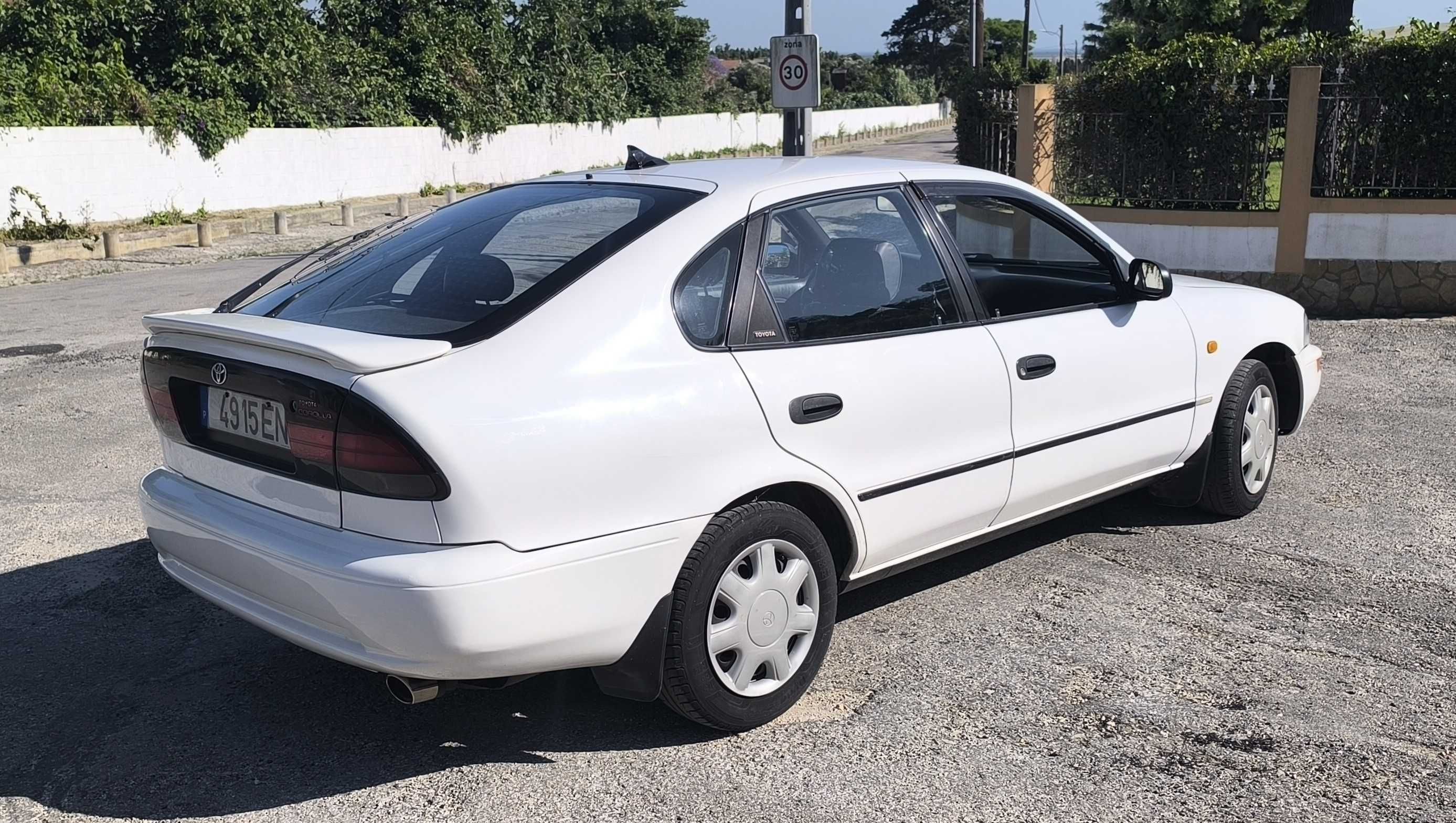 Toyota Corolla 1.3, muito bom estado, poucos km