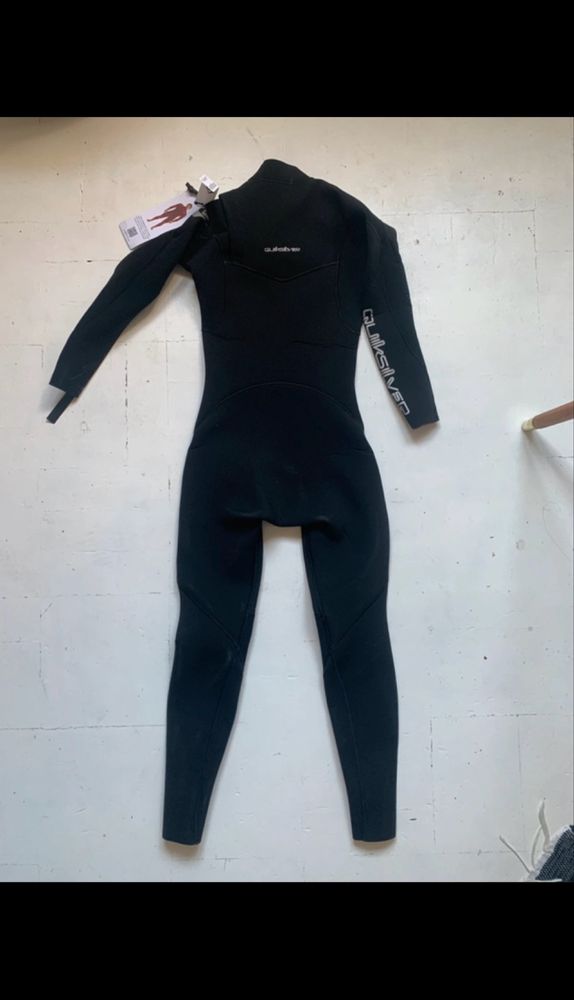 Fato criança Quiksilver 3/2 tamanho 10 novo a estrear