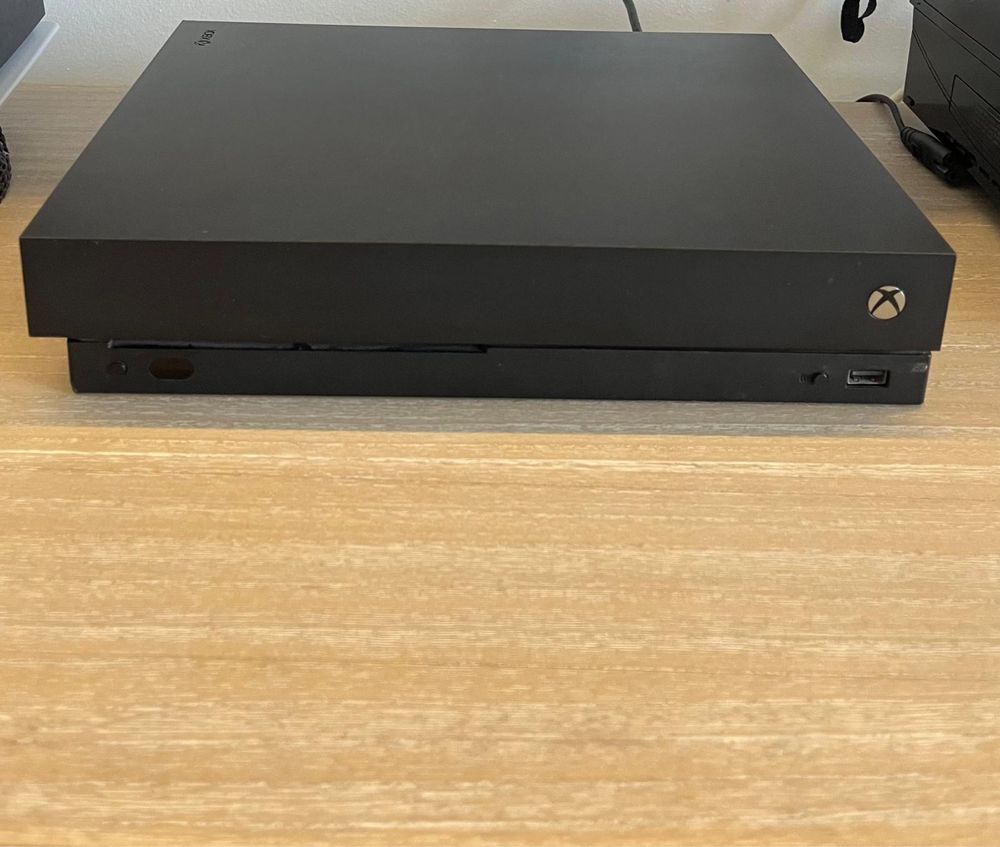 Xbox one x ( ler descriçao )