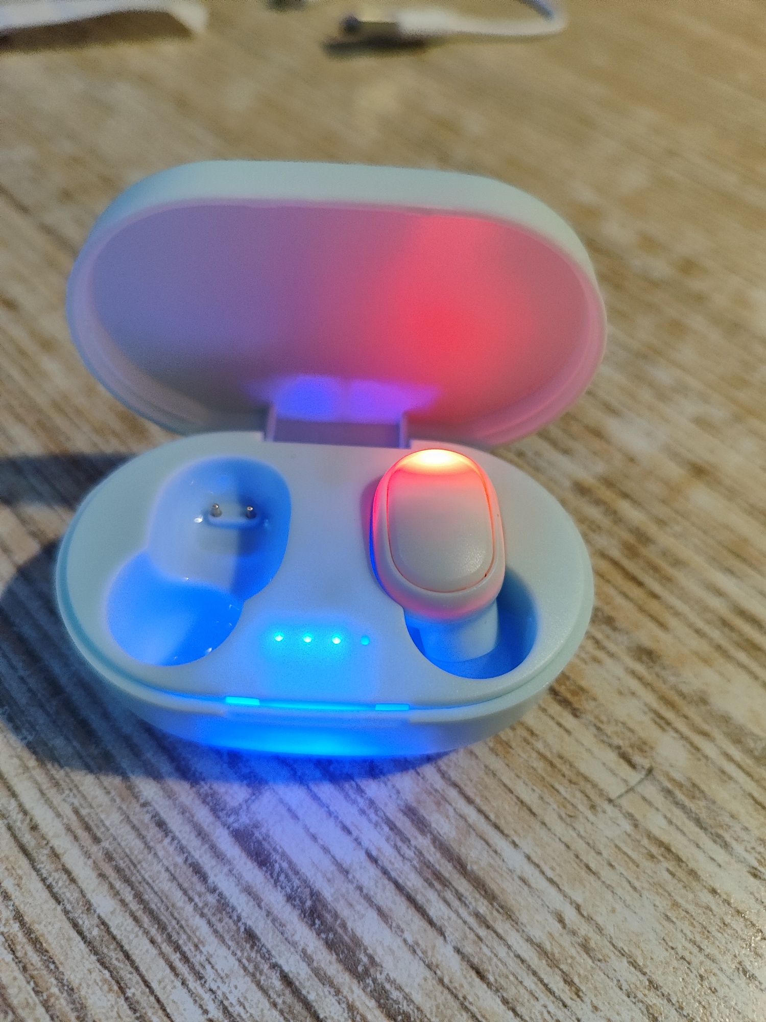 Беспроводные внутриканальные TWS наушники A6S с кейсом Bluetooth 5.0 2