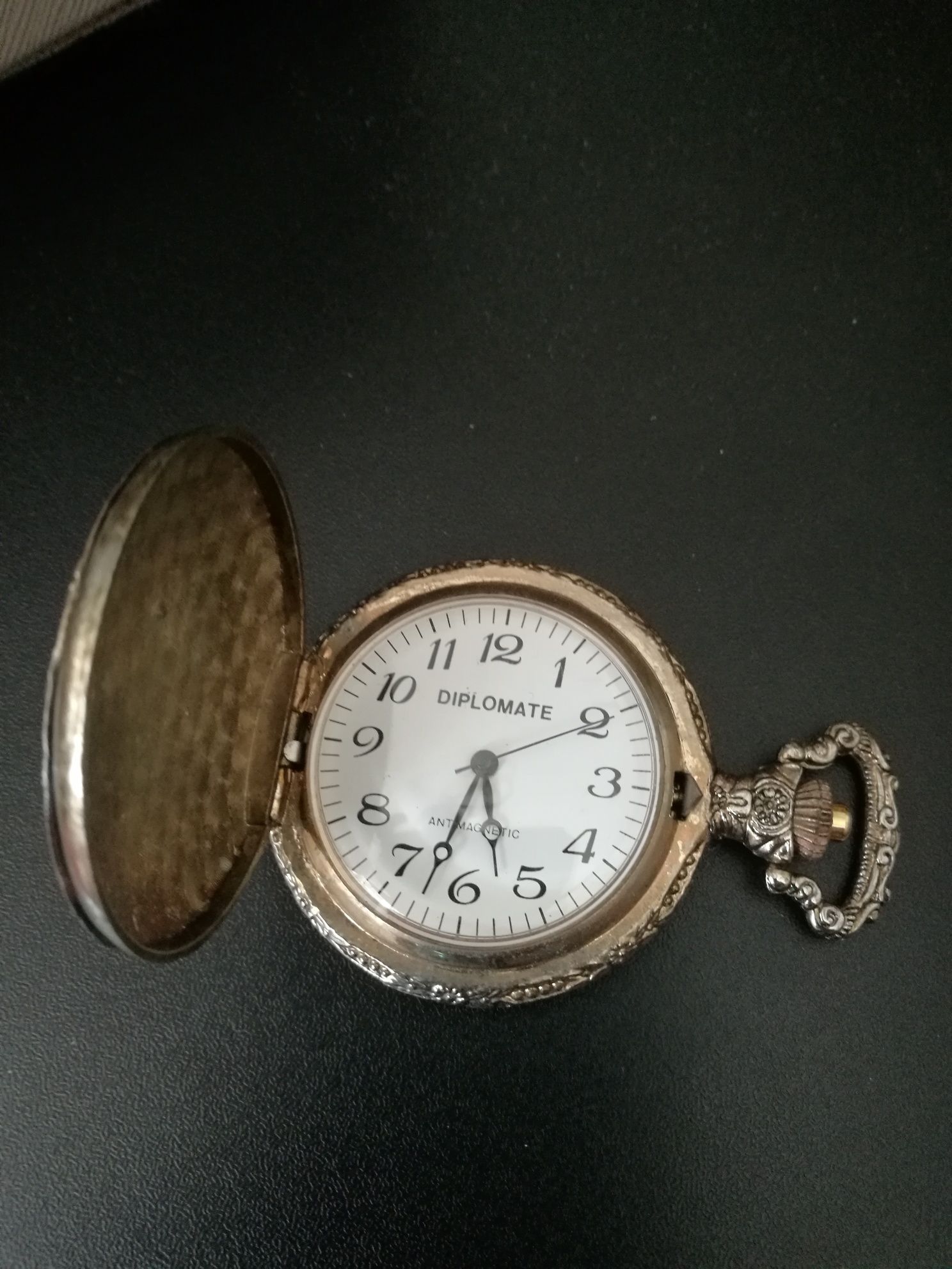 Dois relógios de bolso
