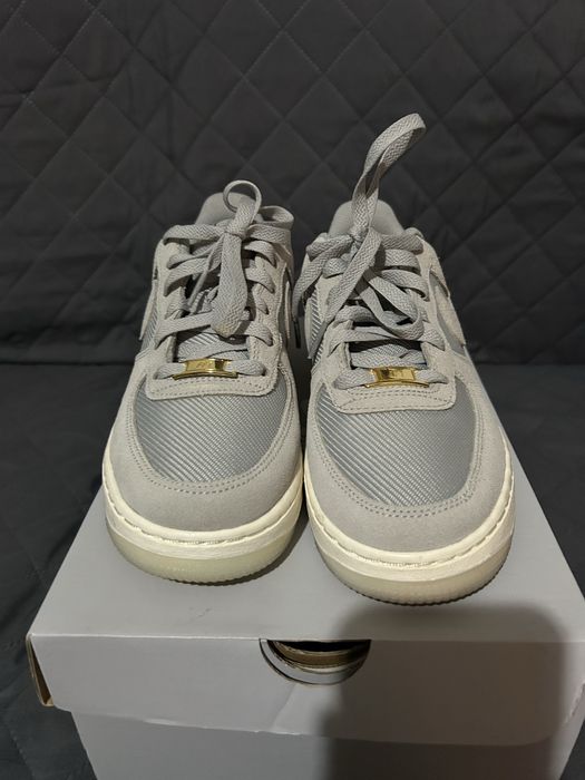 Nike Air Force 1 usados apenas uma vez