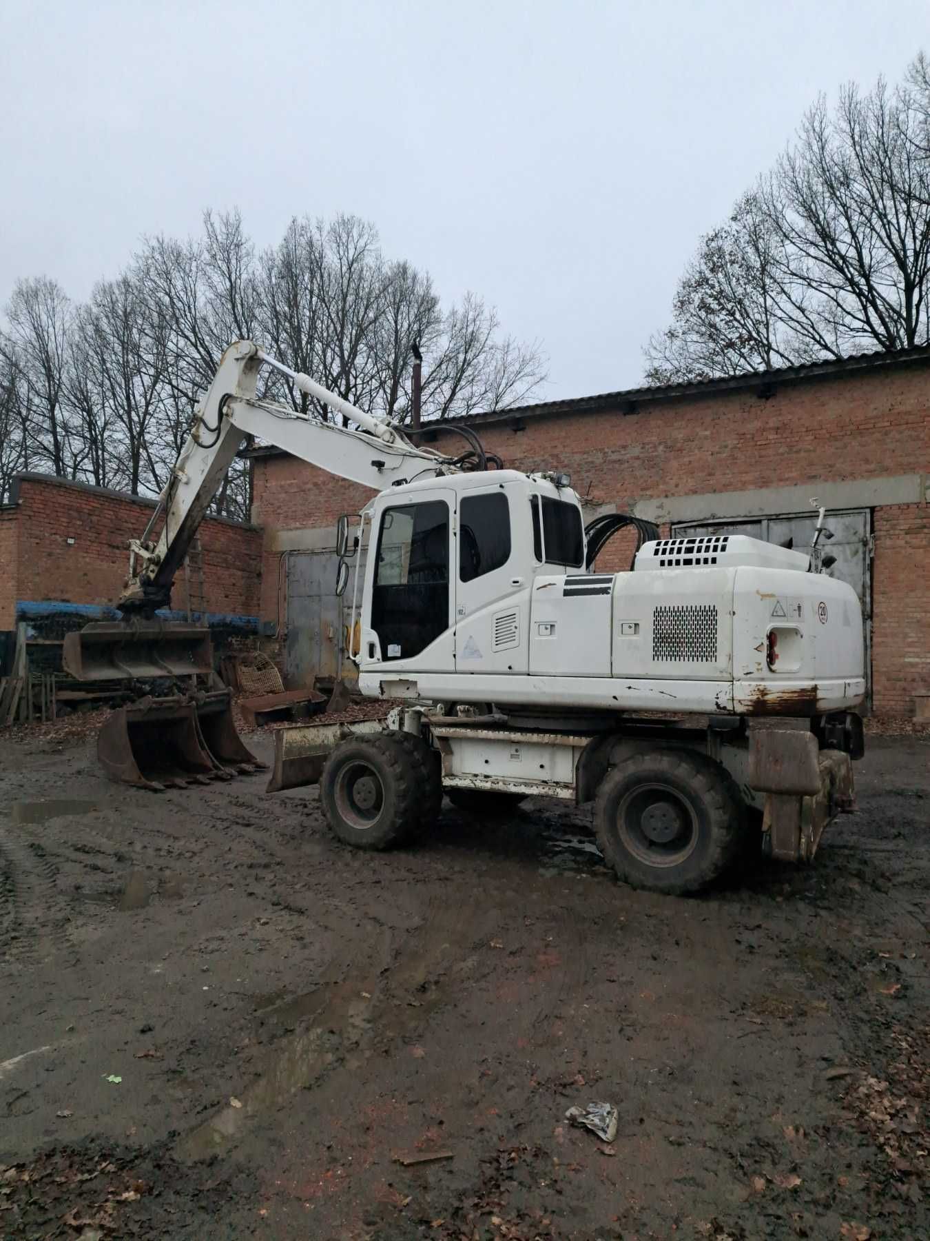 Продам екскаватор Komatsu PW 180