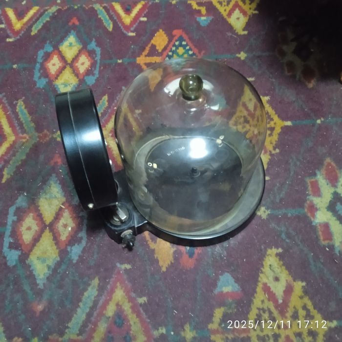 Продам прибор вакуумная колба.