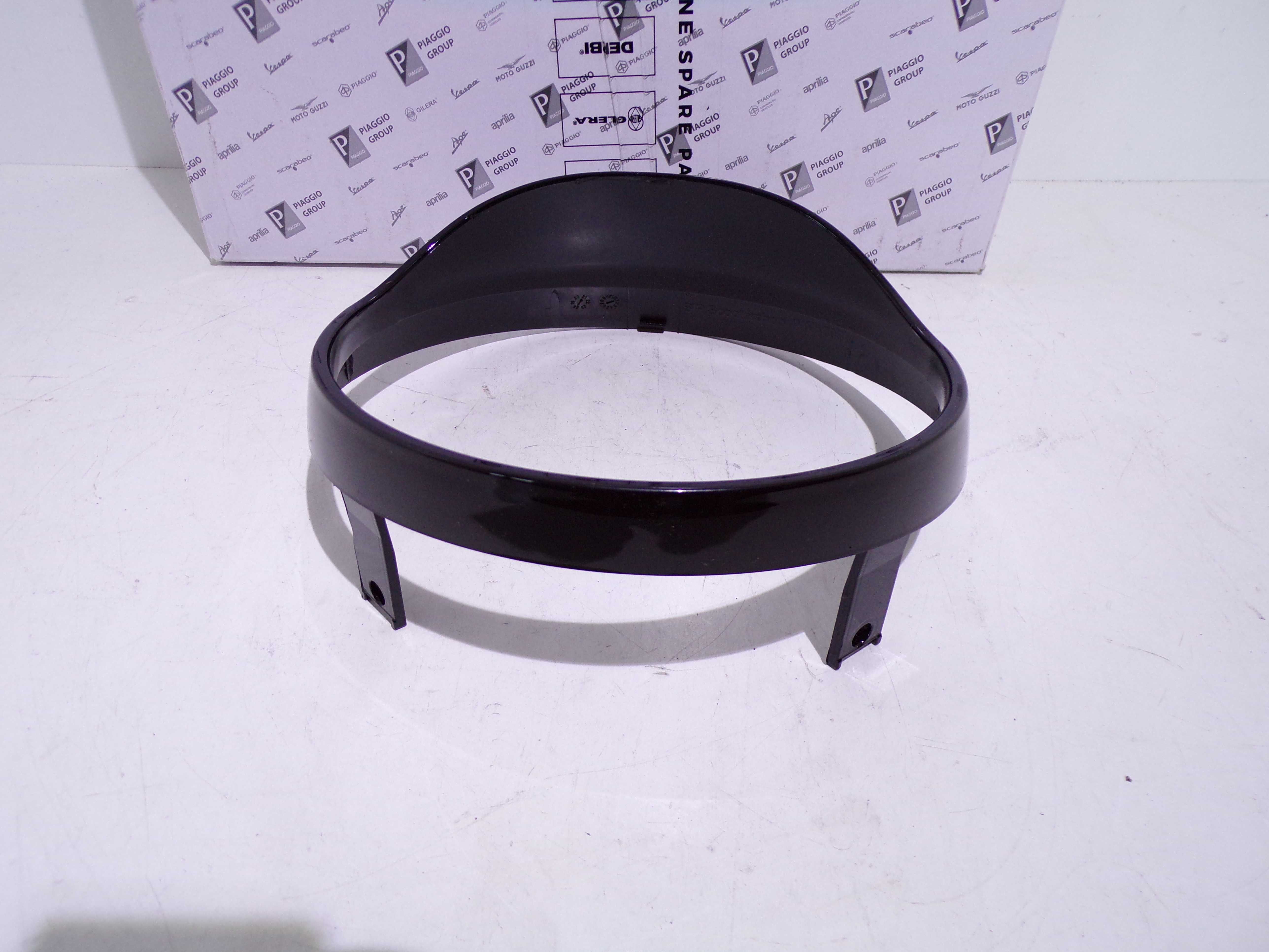 Ramka Reflektora Lampy Daszek Black Edition Vespa GTS 125/300cc 19-25r